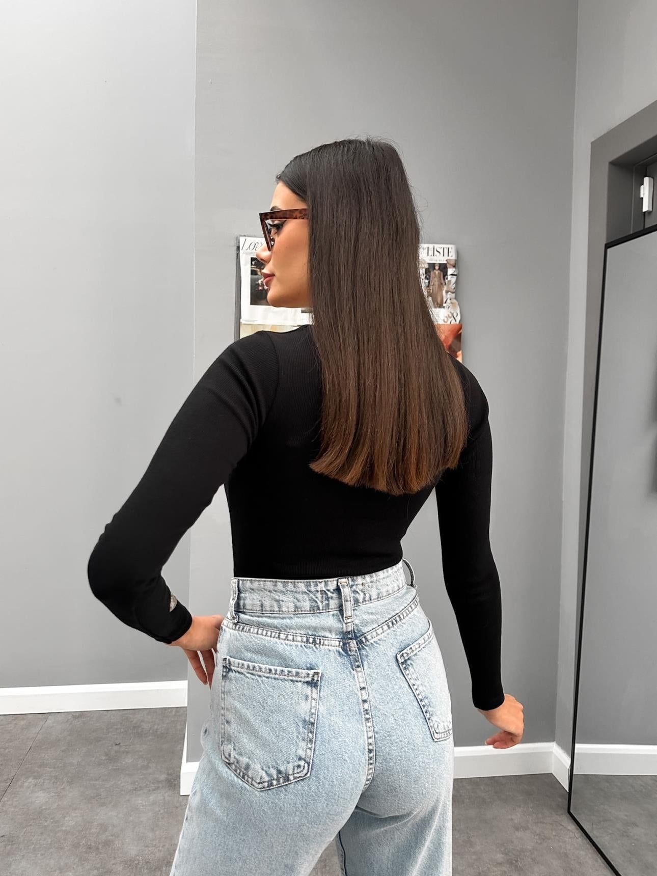 V Gold Detaylı Fitilli Body Siyah
