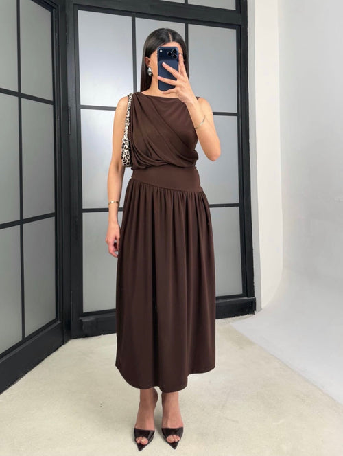 Belden Oturtmalı Elbise